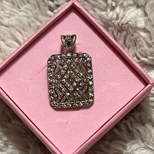 Elegant Silver Pendant Necklace